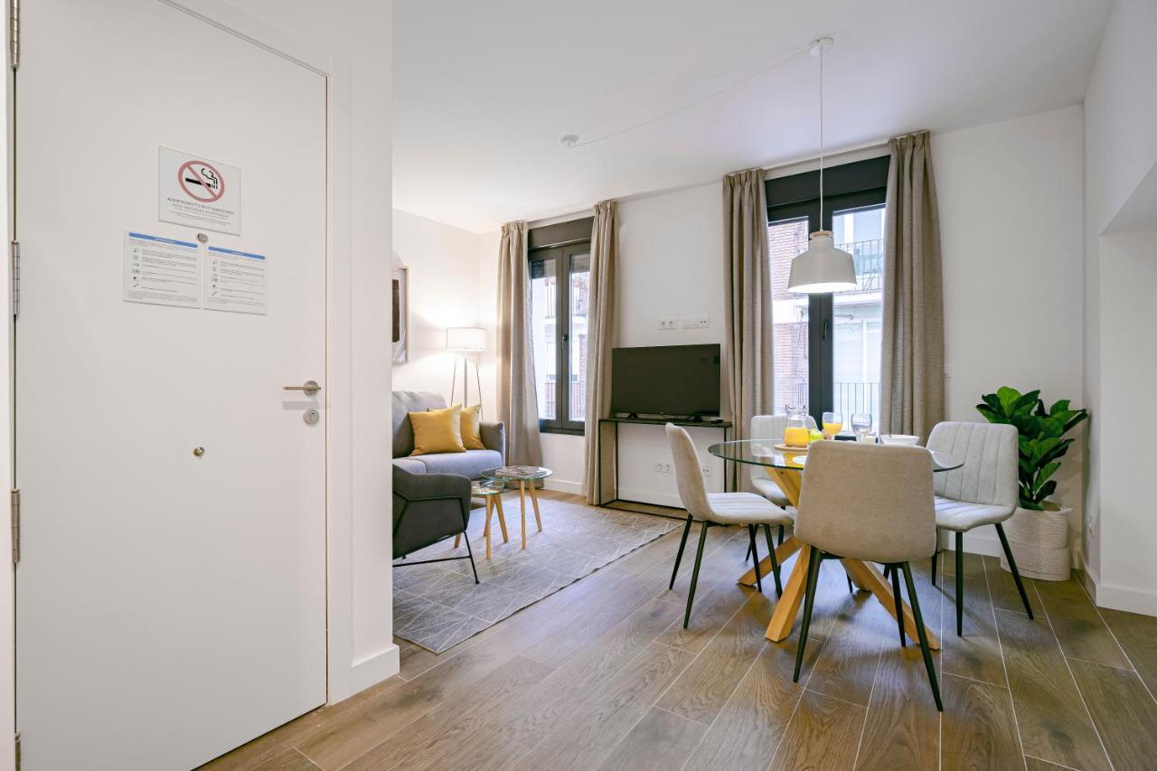 Feelathome Castilla Apartments Madrid Exterior photo